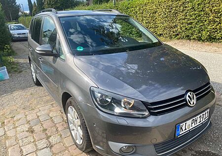 VW Touran Volkswagen 1.6 TDI DPF DSG Comfortline