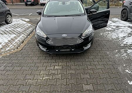 Ford Focus Turnier 1.5 EcoBoost Start-Stopp-System Aut. Titanium