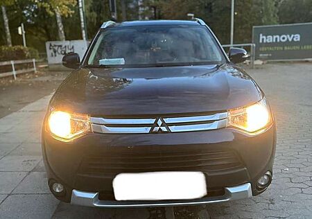 Mitsubishi Outlander 2.2 DI-D 4WD Aut. Diamant Edition