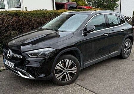 Mercedes-Benz GLA 200 7G-DCT Edition Progressive Line