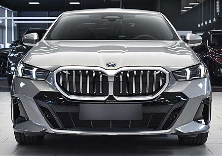 BMW 550 e xDrive M Sport PHEV