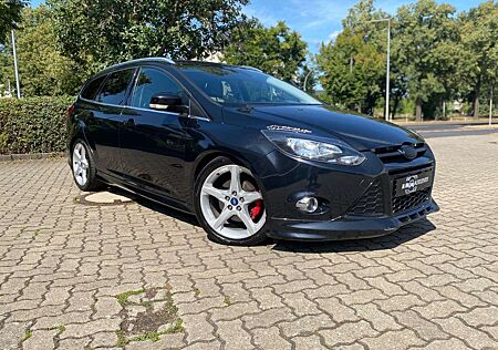 Ford Focus Turnier Titanium