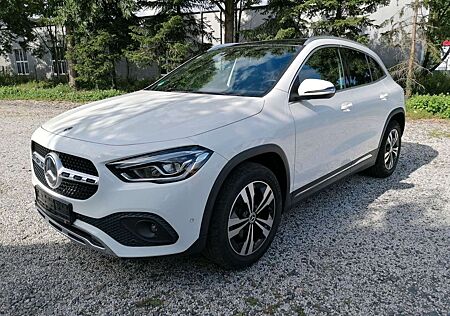 Mercedes-Benz GLA 200 d Pano,Kamera,DAB+,AHK,ServiceMB,1.Hand