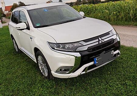 Mitsubishi Outlander 2.4 4WD Plug-In Hybrid Plus