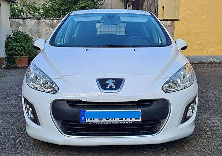 Peugeot 308 5-Türer 100 VTi Urban Move First Edition