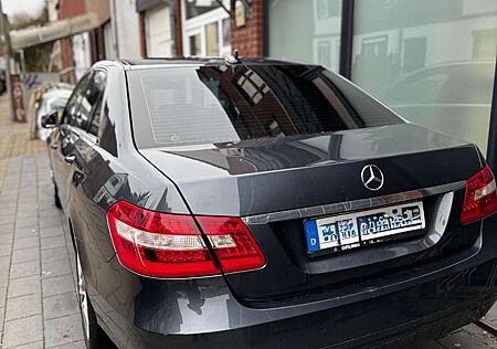 Mercedes-Benz E 220 CDI DPF BlueEFFICIENCY 7G-TRONIC
