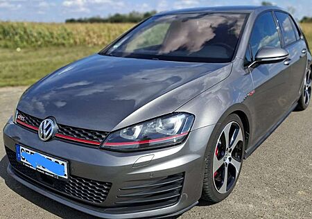 VW Golf GTI Volkswagen Performance BlueMotion Technology DSG