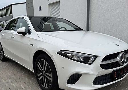 Mercedes-Benz A 250 e 8G-DCT Progressive