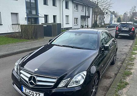 Mercedes-Benz E 250 CDI DPF Coupe BlueEFFICIENCY Automatik Avantgarde