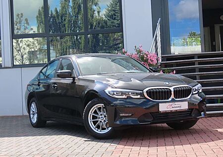 BMW 318 i Virtual Cockpit Navigation Sitzheizung