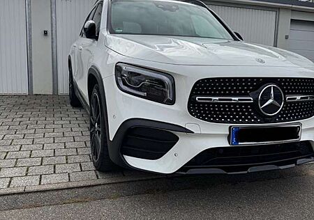 Mercedes-Benz GLB 250 4M*AMG*Burmes*360Kam*NightPak*MBUX*D