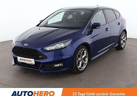 Ford Focus 2.0 EcoBoost ST*NAVI*CAM*TEMPO*PDC*SHZ*PANO*