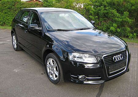 Audi A3 1.6 Attraction Sportback- 1.Hand - Top Zust.!