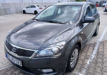 Kia Cee'd Ceed / Ceed 1.6 CRDi 115 Edition 7 /Topzustand 1A/