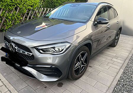 Mercedes-Benz GLA 250 AMG Line
