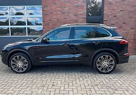 Porsche Cayenne 3.0D,FACELIFT,BOSE,CARPLAY,PANO,SPORT