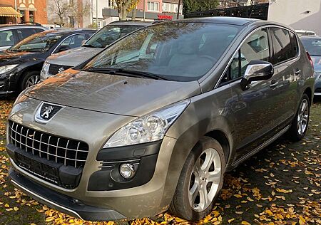Peugeot 3008 Platinum 155 THP, Vollleder, Panorama-Dach