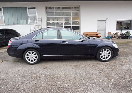 Mercedes-Benz S 450 4Matic / Aus 1. Hand / Scheckheft bei MB