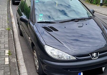 Peugeot 206 noch 1 Jahr Tüv