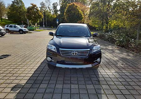 Toyota RAV 4 2.2 D-4D 4x4 Automatik Executive