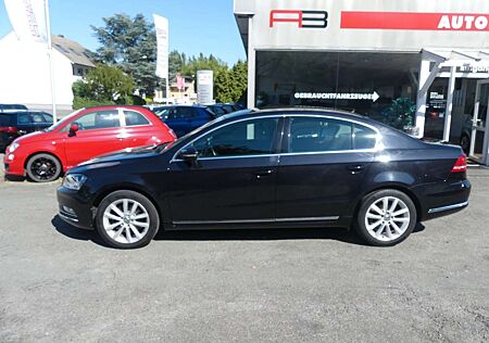 VW Passat Volkswagen Lim. Highline BlueMotion