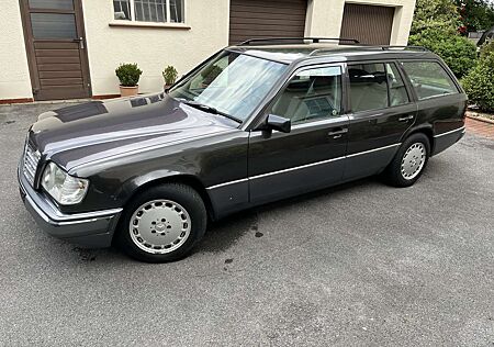 Mercedes-Benz E 320 T W124 Kombi