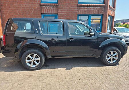 Nissan Pathfinder 2.5 dCi LE 7 Sitze Klima