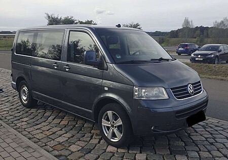 VW T5 Caravelle Volkswagen 9-Sitzer Diesel