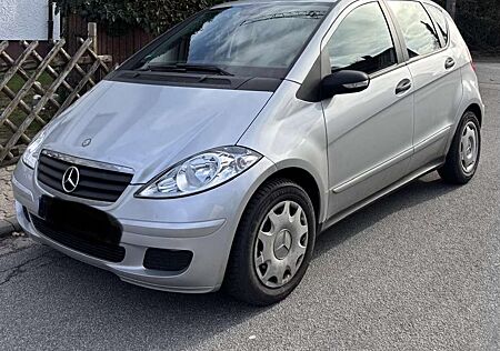 Mercedes-Benz A 160 Scheckheft 2.Hand VHB AHK Pano
