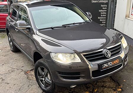 VW Touareg Volkswagen 3.0l V6 TDI*AUTOM*XENON*NAVI*AHK*ALLRAD