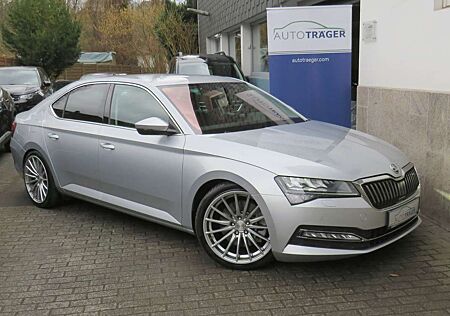 Skoda Superb Style 4x4/Sport/19"/H&R/KW/Virtual/R-Kam/Induktion