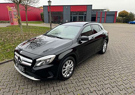 Mercedes-Benz GLA 200 CDI Automatik Panorama Navi AHK