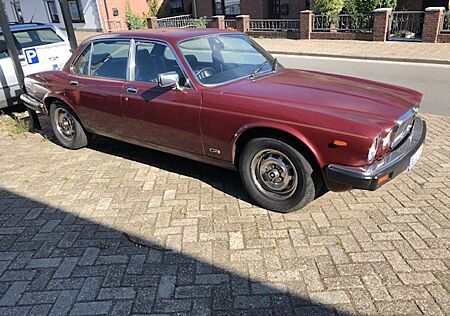 Jaguar XJ6