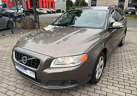 Volvo V70 Kombi 2.5 Momentum Leder AHK Klimaautomatik