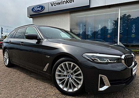 BMW 530 e Touring Luxury Line AHK-elek+PANO+ACC+WR