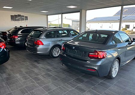 BMW 320 d xDrive Touring Sportsitze NAVI AHK PDC TOP