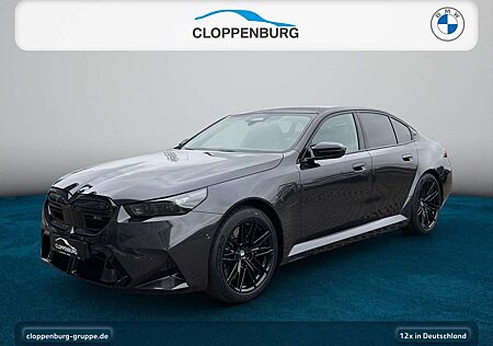 BMW M5 Limousine Head-Up+AHK+StHz Tageszulassung 0,5% Ver