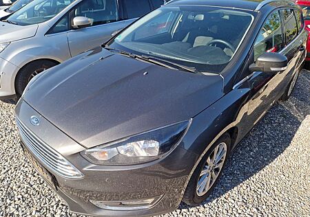 Ford Focus gebraucht kaufen Ford Focus Kombi Titanium,TüV neu
