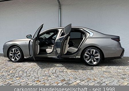 BMW i7 xDr. 60 *M SPORT*TÜREN*THEATRE*LOUNGE SEATING
