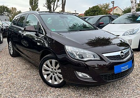 Opel Astra J Sports Tourer*2.HD*SHZ*Navi*Aut*TÜV NEU