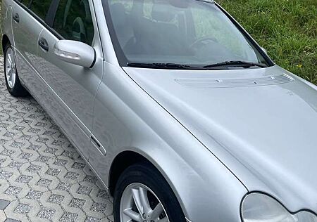 Mercedes-Benz 270 C T Classic. Youngster