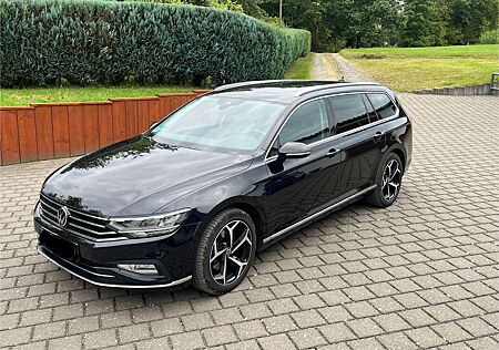 VW Passat Variant Volkswagen Elegance