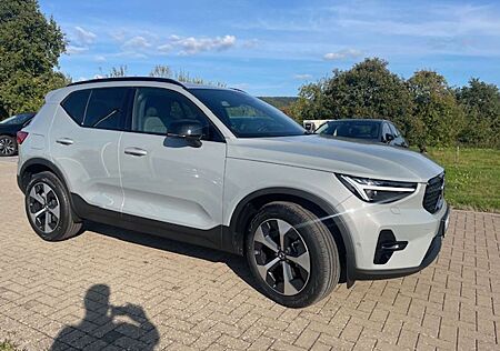 Volvo XC 40 XC40 B4 B DKG Plus Dark