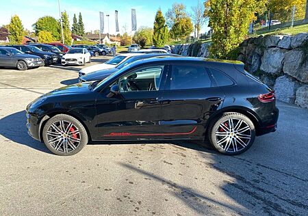 Porsche Macan Turbo PDK mit Performance Paket