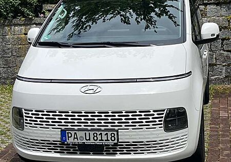 Hyundai Staria 9-Sitzer*PRIME*Allrad*Pano*SOFORT 130 kW (177 P...