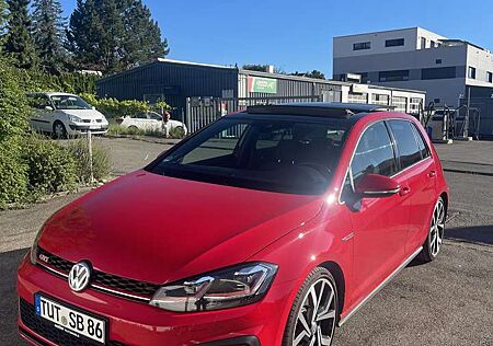 VW Golf GTI Volkswagen 2.0 TSI Performance DSG7 180kW