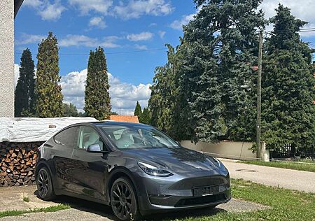 Tesla Model Y LR Long Range Dual AWD*MD23*schwarz&weiß*AHK*20