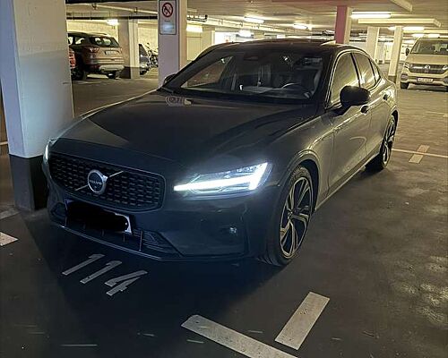 Volvo S60 Plus Dark