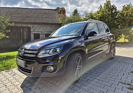 VW Tiguan Volkswagen 2.0 TDI DPF 4Motion Sport & Style