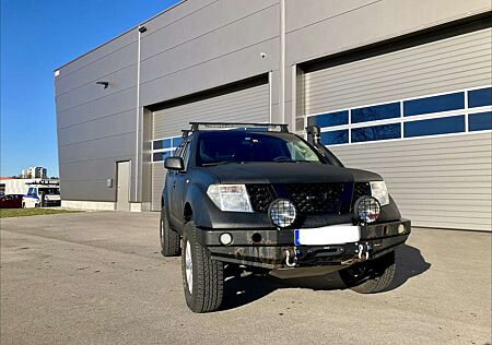 Nissan Pathfinder 2.5dCi Offroad Overlander